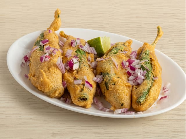 Mirchi Bajji (4 Pcs).