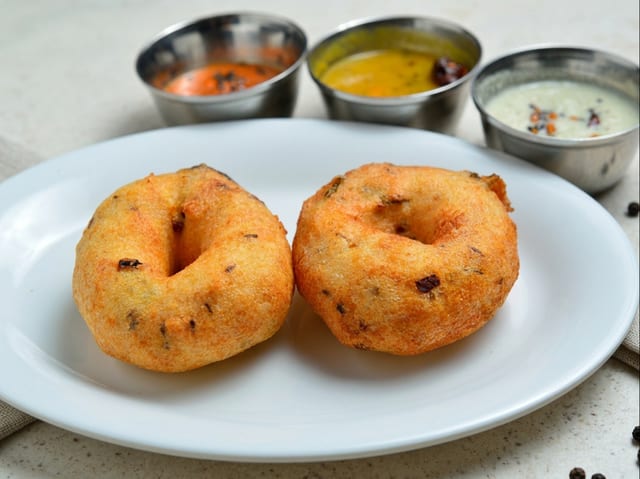 Vada (2 Pcs).