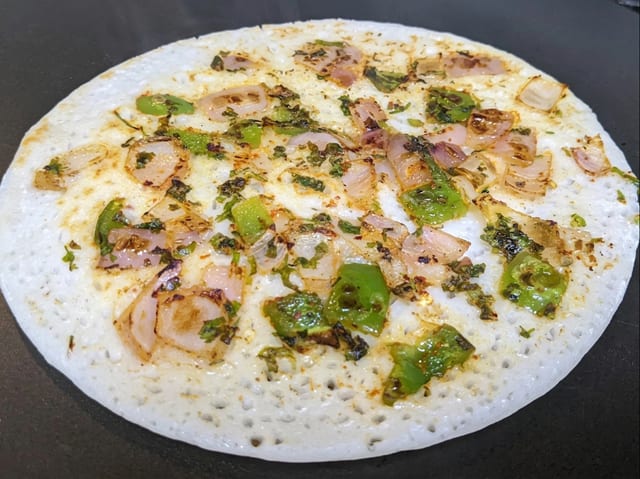 Onion Chilli Uthappam.